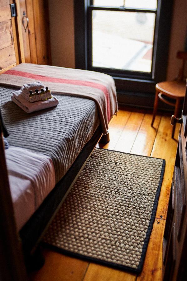 Crew'S Quarters Boarding House - Caters To Men Hotel Provincetown Exterior photo